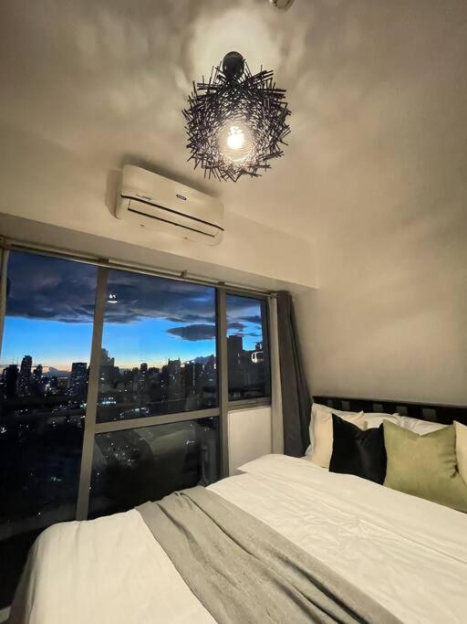 The Serene Escape Rockwell Makati City View 1Br Daire Manila Dış mekan fotoğraf
